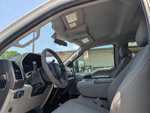 Used 2019 Ford F250 XLT w/ Snow Plow Prep Package AWD/4WD image 13