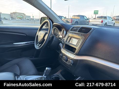 Used 2019 Dodge Journey SE image 92