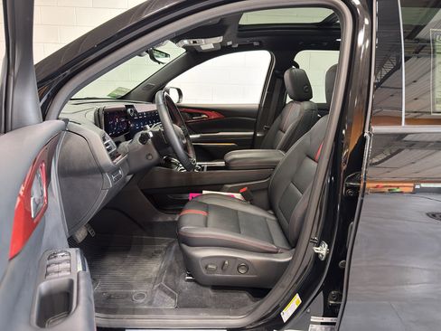 Used 2026 Chevrolet Traverse RS w/ LPO, Floor Liner Package AWD/4WD image 16
