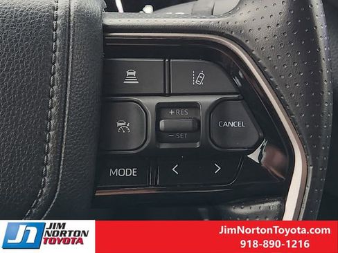 Used 2022 Toyota Tundra SR5 w/ SR5 Convenience Package AWD/4WD image 30