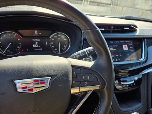 Used 2022 Cadillac XT6 Premium Luxury image 29