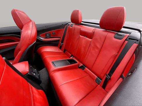 Used 2016 BMW M4 Convertible RWD image 19