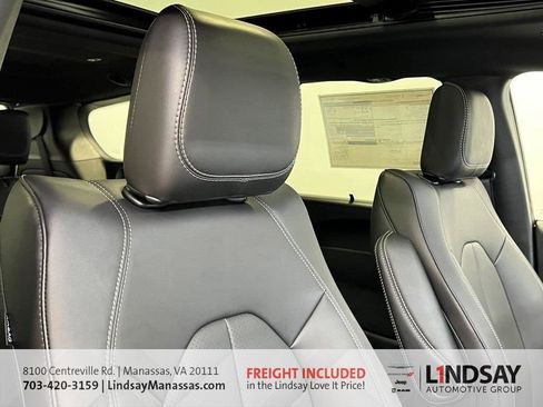 New 2026 Chrysler Pacifica Select image 8
