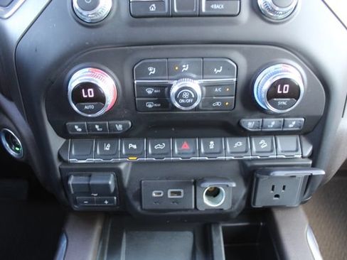 Used 2022 GMC Sierra 2500 Denali AWD/4WD image 31