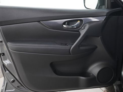 Used 2020 Nissan Rogue SV AWD/4WD image 20