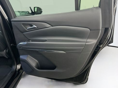 Used 2025 Chevrolet Traverse LT AWD/4WD image 33