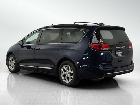 Used 2020 Chrysler Pacifica Limited w/ 8-pass Seating Package image 3