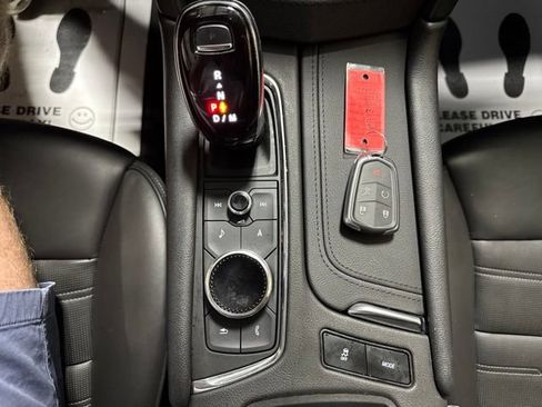 Used 2023 Cadillac XT6 Sport w/ Platinum Package AWD/4WD image 13