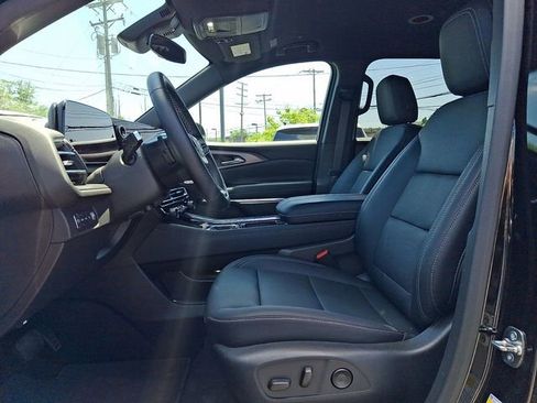 Certified 2026 Chevrolet Traverse LT AWD/4WD image 14