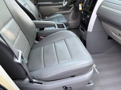 Used 2008 Dodge Grand Caravan SXT FWD image 6