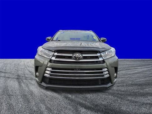 Used 2018 Toyota Highlander Limited Platinum FWD image 9