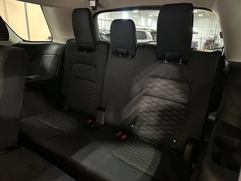 Used 2025 Nissan Pathfinder SV AWD/4WD image 21