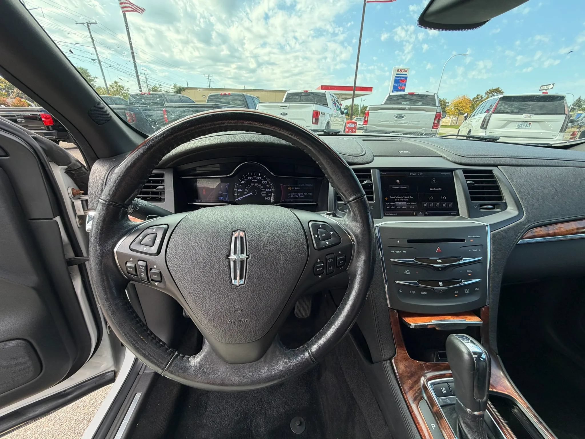 Used 2013 Lincoln MKS AWD image 15