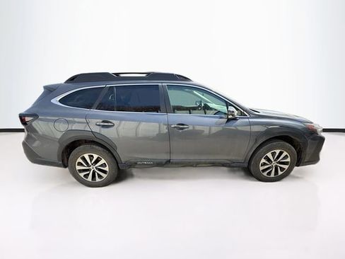 Used 2024 Subaru Outback Premium image 9