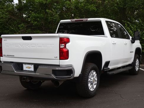 Used 2024 Chevrolet Silverado 2500 LT AWD/4WD image 11