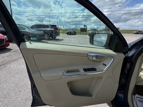 Used 2012 Volvo XC60 T6 image 10