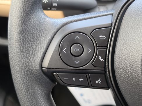 Certified 2025 Toyota RAV4 LE AWD/4WD image 17