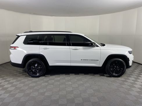 Used 2024 Jeep Grand Cherokee L Altitude AWD/4WD image 7