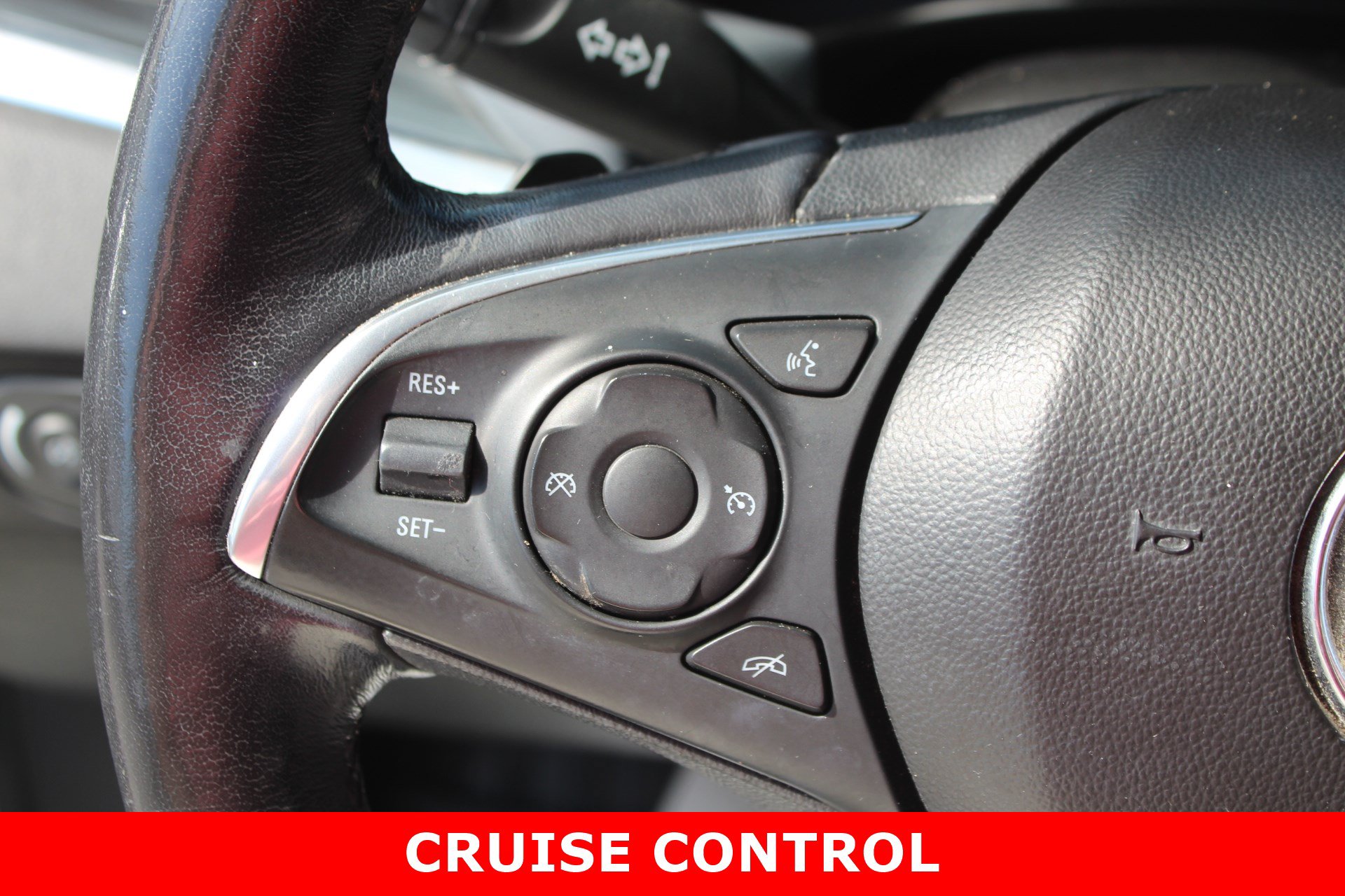 Used 2020 Buick Enclave Essence FWD image 16