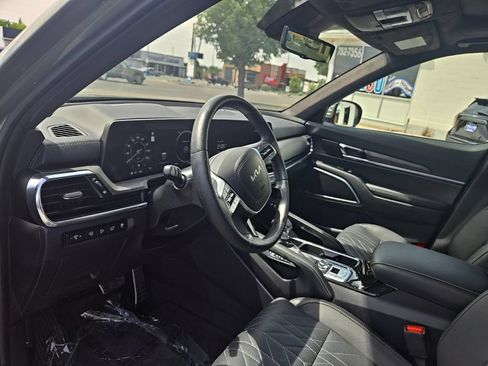 Used 2024 Kia Telluride SX Prestige X-Pro AWD/4WD image 11