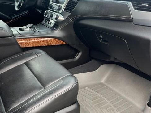 Used 2019 Chevrolet Tahoe Premier AWD/4WD image 13