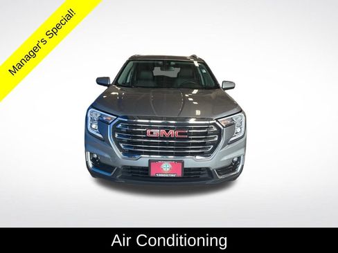 Used 2024 GMC Terrain SLT AWD/4WD image 13