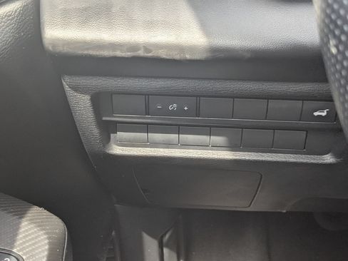 Used 2024 Mitsubishi Outlander SE Black Edition FWD image 16