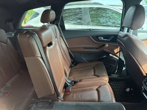 Used 2018 Audi Q7 3.0T Prestige w/ Prestige Package image 4