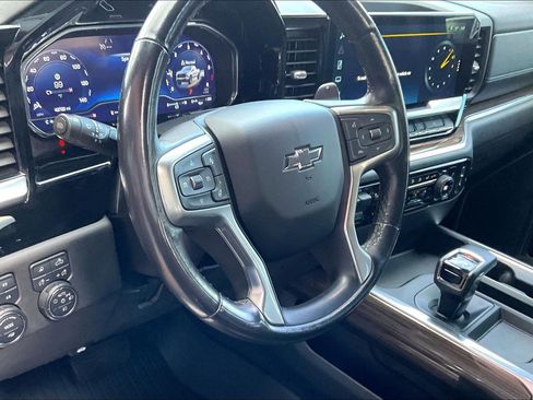 Used 2022 Chevrolet Silverado 1500 LT Trail Boss w/ LT Trail Boss Premium Package image 15