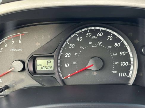 Used 2014 Toyota Sienna L FWD image 24