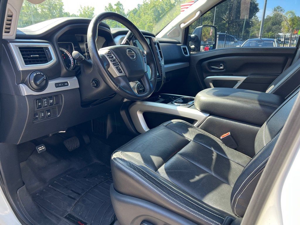 Used 2018 Nissan Titan PRO-4X w/ Pro-4x Convenience Package AWD/4WD image 16