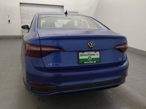 Used 2024 Volkswagen Jetta SE FWD image 6