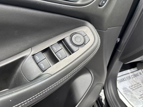 Used 2024 Buick Encore GX Avenir image 32