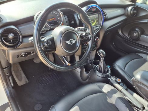 Used 2016 MINI Cooper 2-Door Hardtop image 10