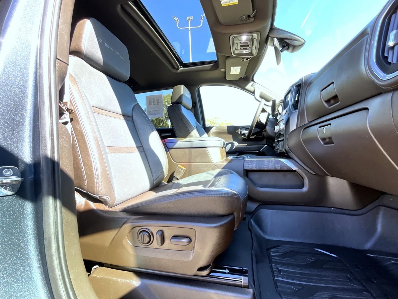 Used 2022 GMC Sierra 1500 Denali w/ Driver Alert Package II AWD/4WD image 23