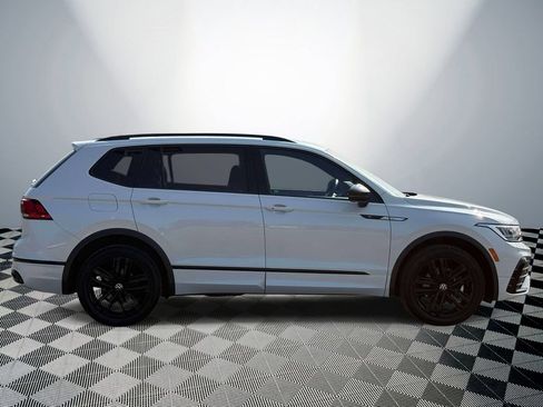Used 2022 Volkswagen Tiguan SE R-Line FWD image 6