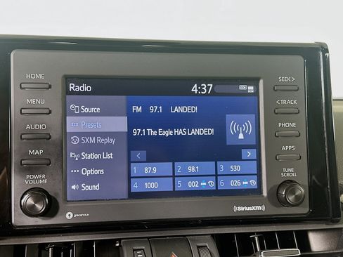 Used 2022 Toyota RAV4 XLE Premium image 21