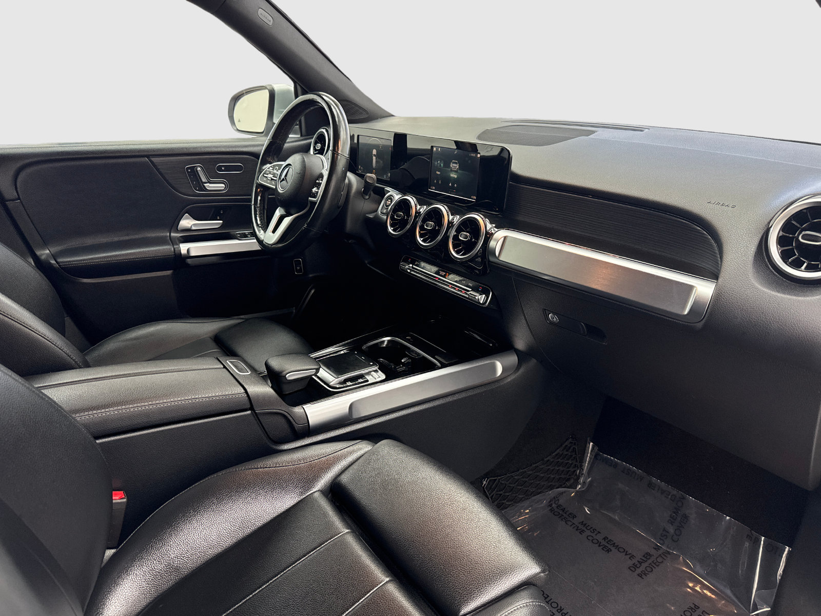 Used 2020 Mercedes-Benz GLB 250 4MATIC w/ Parking Assistance Package image 42