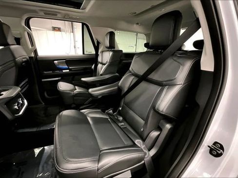 Used 2025 Ford Expedition Platinum AWD/4WD image 26