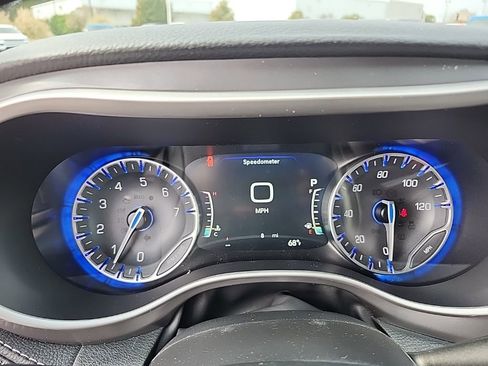 New 2026 Chrysler Pacifica Select FWD image 11