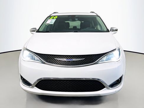 Used 2020 Chrysler Pacifica Limited FWD image 11