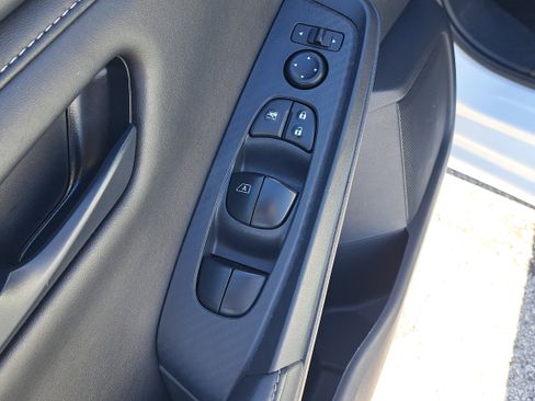 Used 2025 Nissan Sentra S image 11