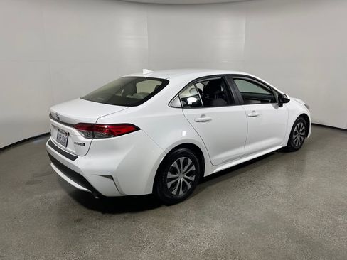 Certified 2022 Toyota Corolla LE w/ Carpet Mat Package (TMS) FWD image 3