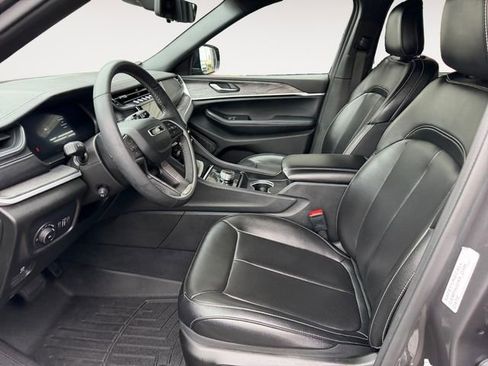 Used 2024 Jeep Grand Cherokee L Limited w/ Luxury Tech Group II AWD/4WD image 9
