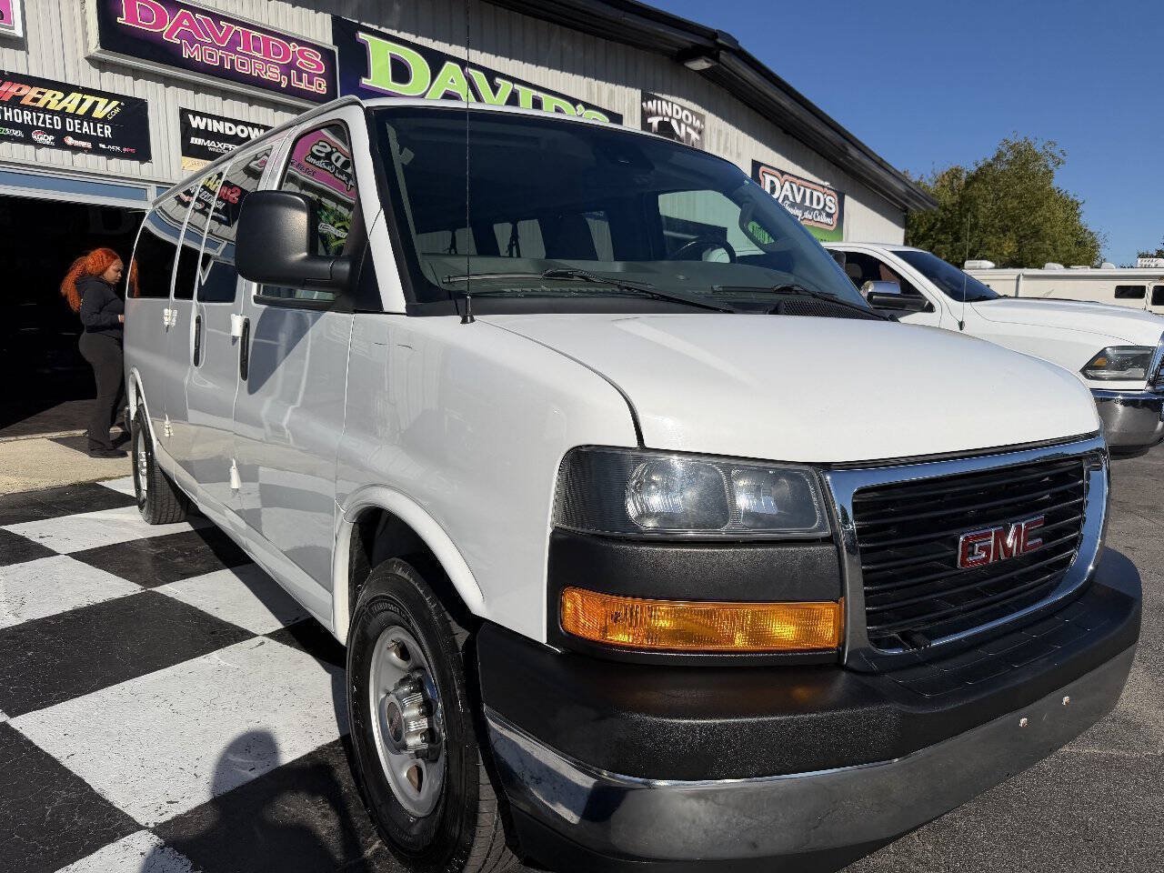 Used 2019 GMC Savana 3500 LT w/ LT Preferred Equipment Group RWD image 4
