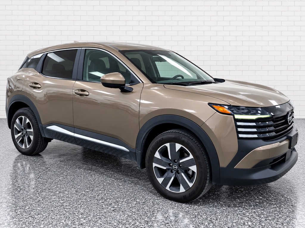 Used 2025 Nissan Kicks SV w/ Charging Package AWD/4WD image 5