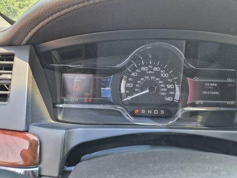 Used 2015 Lincoln MKS w/ Equipment Group 101A FWD image 17