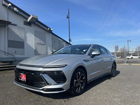 Used 2025 Hyundai Sonata SEL image 1