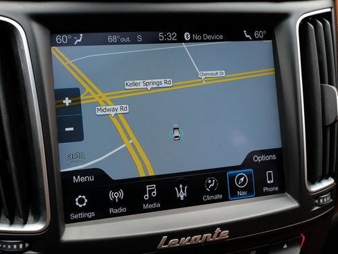 Used 2020 Maserati Levante image 20