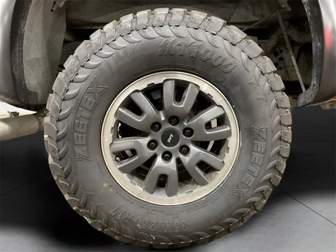 Used 2010 Ford F150 Raptor image 22